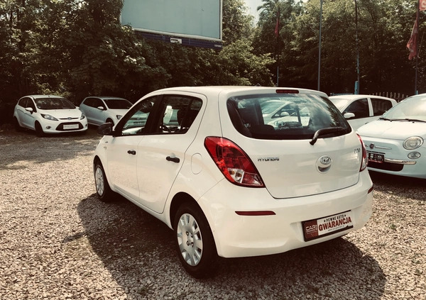 Hyundai i20 cena 23900 przebieg: 158000, rok produkcji 2014 z Supraśl małe 301